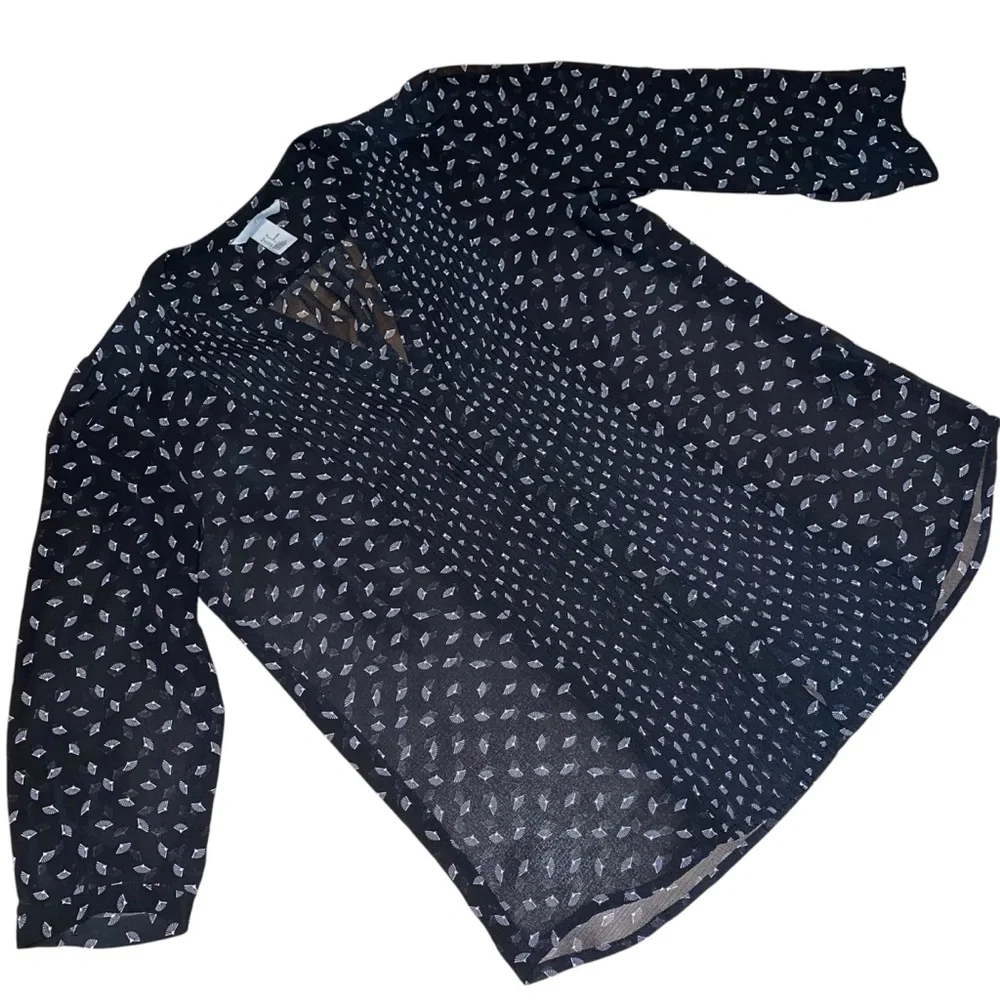 H&M 3/4 Sleeve Sheer Blouse - Picture 3 of 9